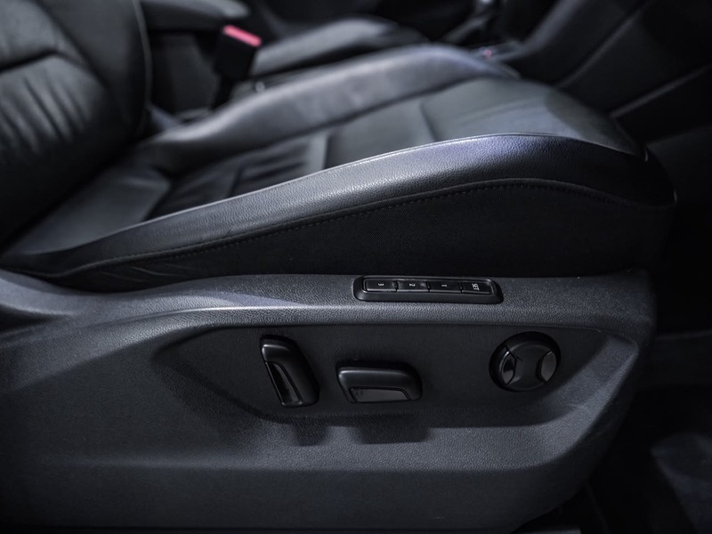 Volkswagen Tiguan Allspace - Chery Waterfall - Image 17