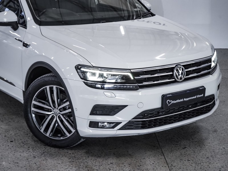 Volkswagen Tiguan Allspace - Chery Waterfall - Image 2
