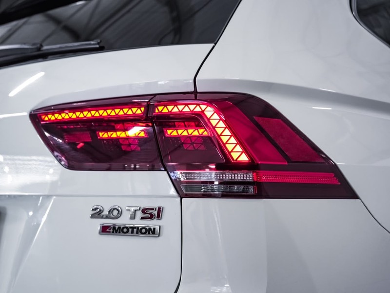 Volkswagen Tiguan Allspace - Chery Waterfall - Image 11