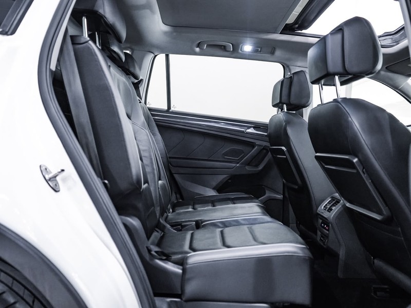 Volkswagen Tiguan Allspace - Chery Waterfall - Image 25