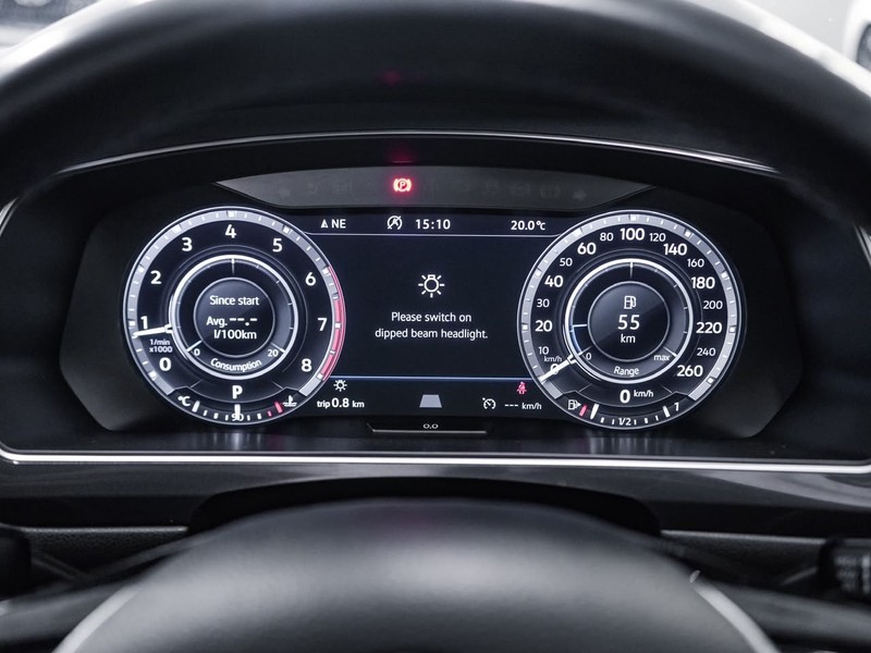 Volkswagen Tiguan Allspace - Chery Waterfall - Image 24