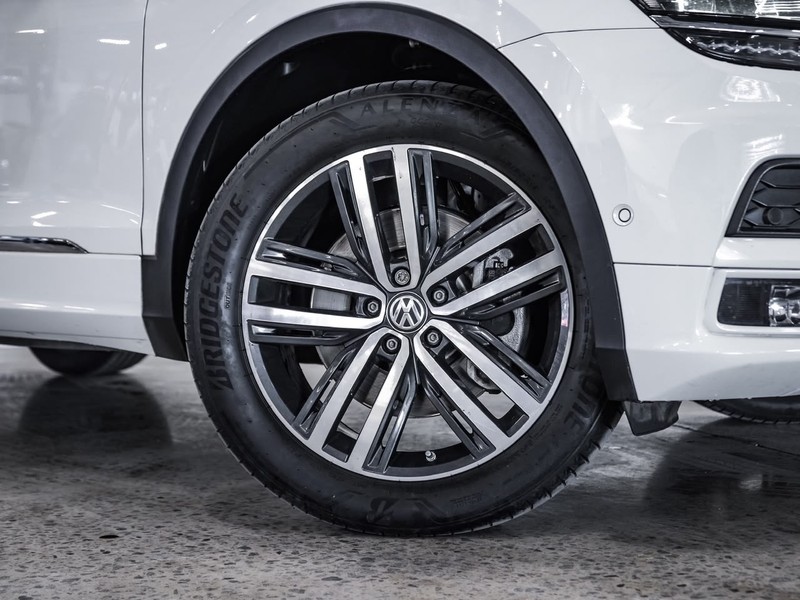 Volkswagen Tiguan Allspace - Chery Waterfall - Image 4