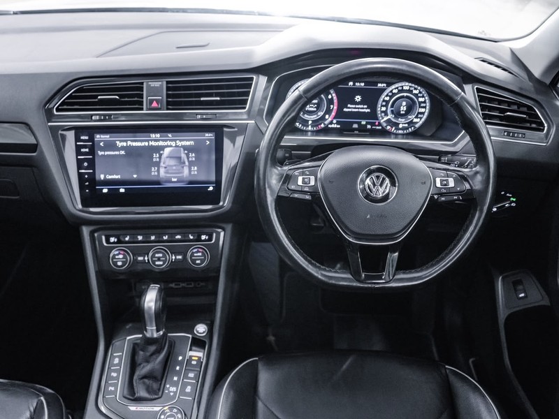 Volkswagen Tiguan Allspace - Chery Waterfall - Image 21