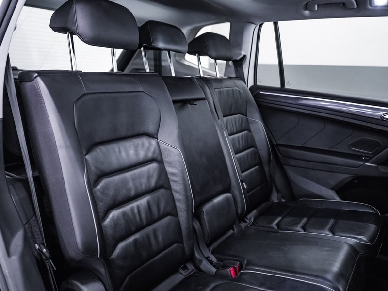 Volkswagen Tiguan Allspace - Chery Waterfall - Image 26