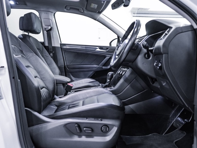Volkswagen Tiguan Allspace - Chery Waterfall - Image 16