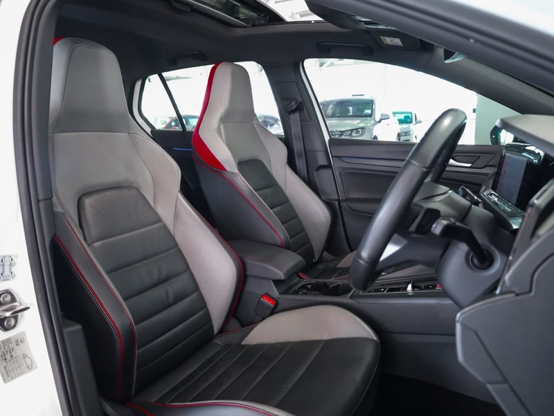 Volkswagen Golf - Hatfield VW Bryanston - Image 17