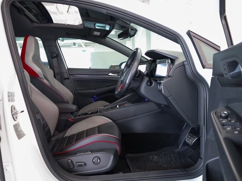 Volkswagen Golf - Hatfield VW Bryanston - Image 15