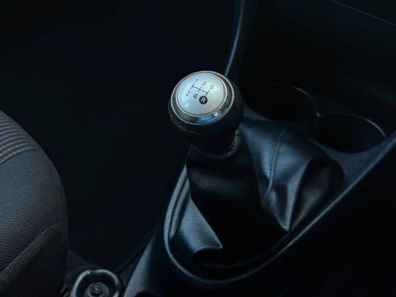 Toyota Etios - Authentique Autos - Image 11