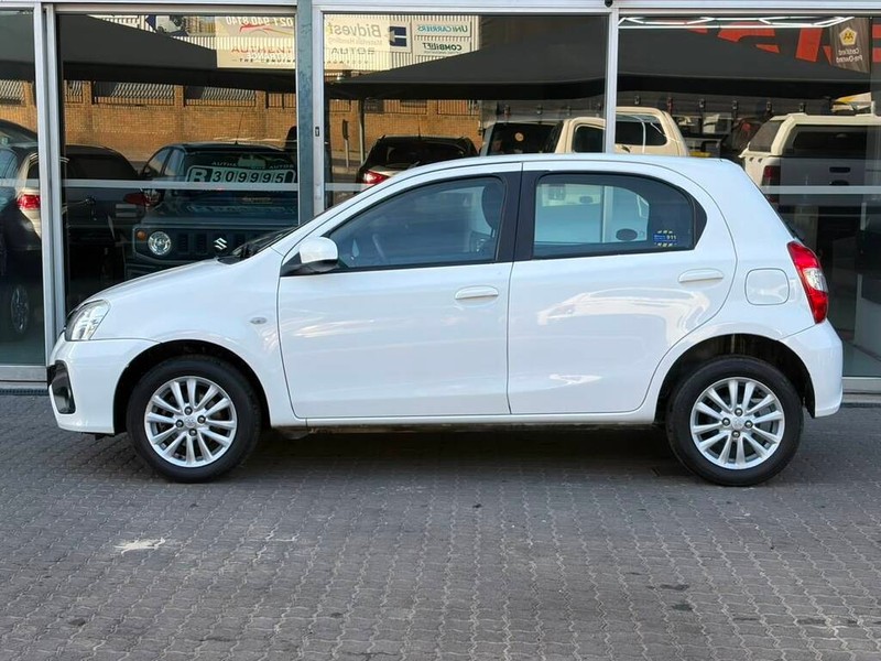 Toyota Etios - Authentique Autos - Image 2