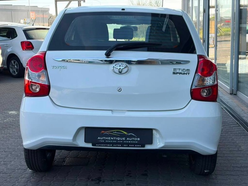 Toyota Etios - Authentique Autos - Image 4