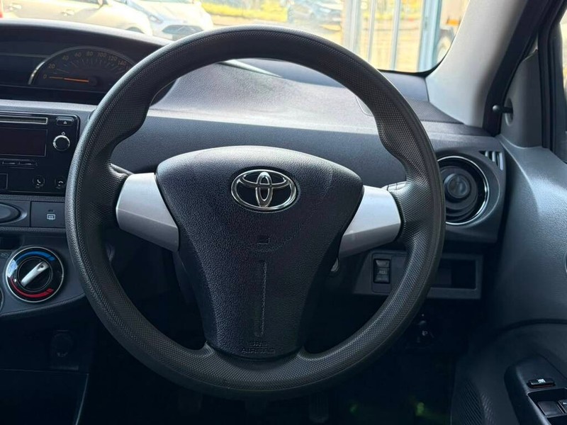 Toyota Etios - Authentique Autos - Image 8