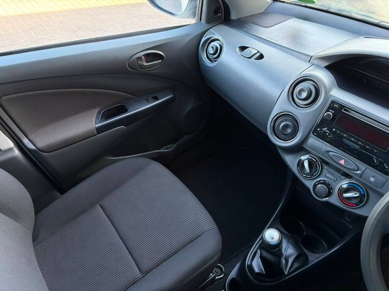 Toyota Etios - Authentique Autos - Image 16