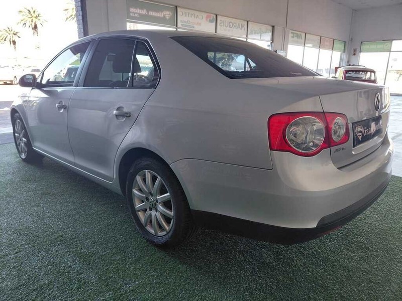 Volkswagen Jetta - Stiaan Autos (Pty) Ltd - Image 5