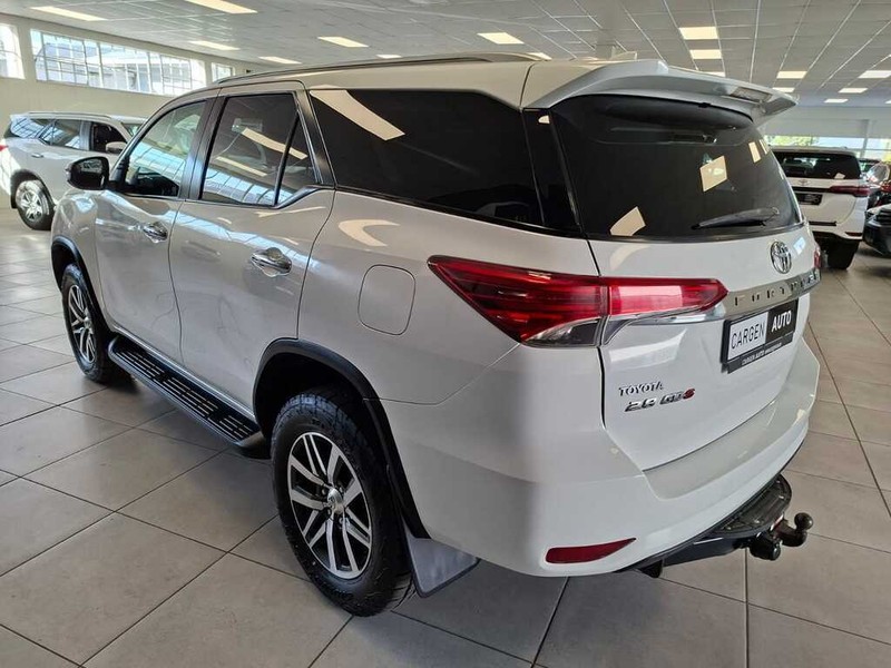 Toyota Fortuner - Cargen Auto - Image 4