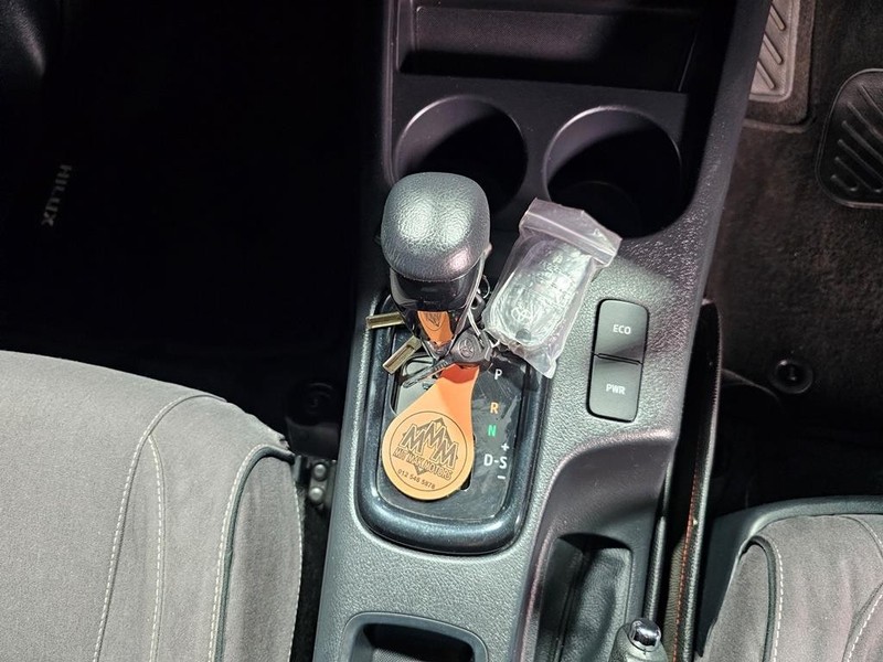 Toyota Hilux - Mit Mak Motors - Image 15
