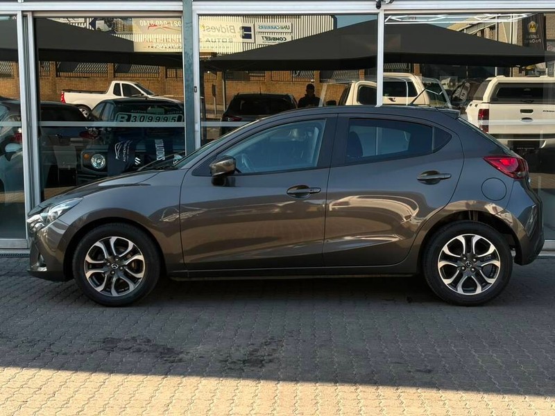 Mazda 2 - Authentique Autos - Image 2