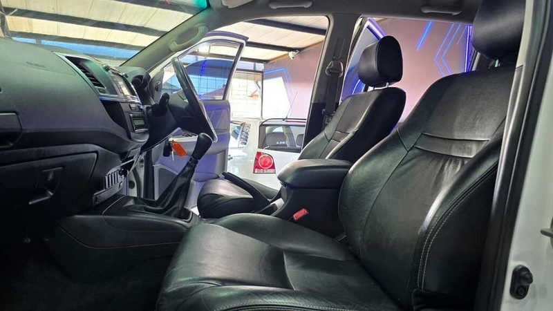 Toyota Hilux - G.I.G Motors - Image 18