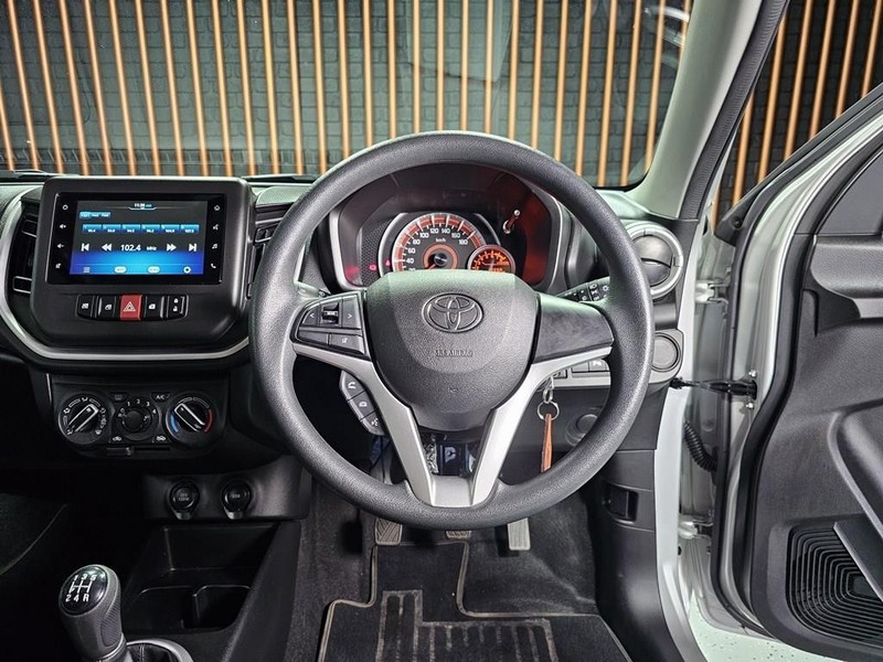 Toyota Vitz - Mit Mak Motors - Image 9