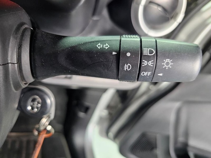 Toyota Vitz - Mit Mak Motors - Image 16
