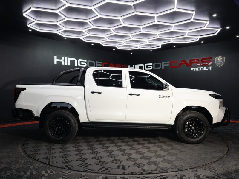 Toyota Hilux - KING OF CARS - Image 4