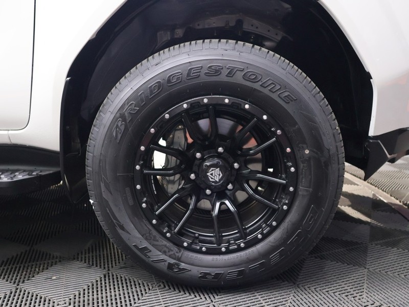 Toyota Hilux - KING OF CARS - Image 13
