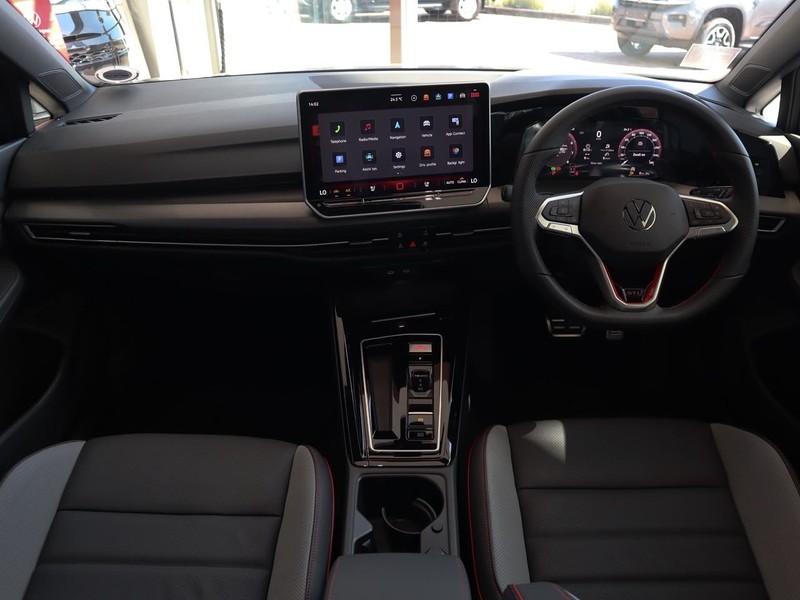 Volkswagen Golf - Hatfield VW Rivonia - Image 14