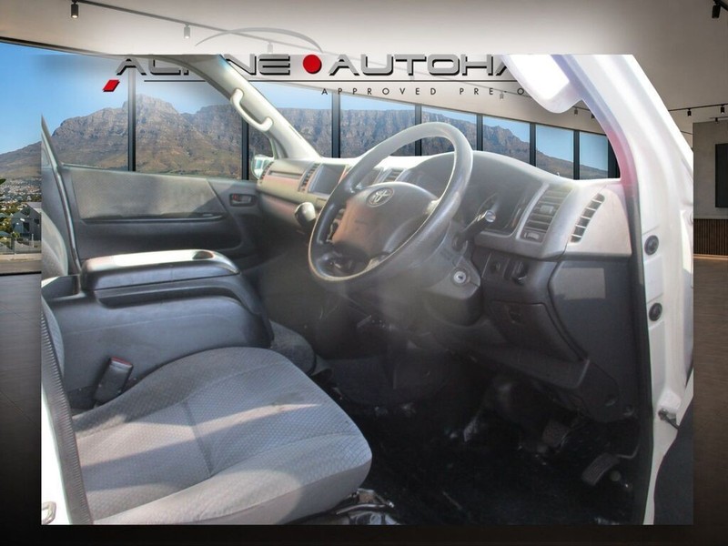 Toyota Quantum - Alpine Autohaus - Image 5