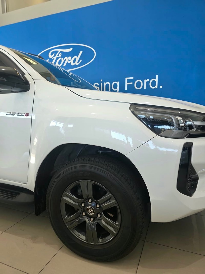 Toyota Hilux - Ford Amanzimtoti - Image 5