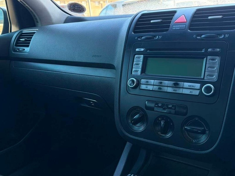 Volkswagen Golf - Authentique Autos - Image 13