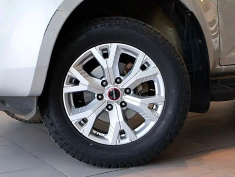 Isuzu D-Max - Hatfield VW Melrose Arch - Image 15