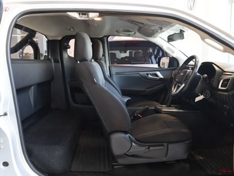 Isuzu D-Max - Hatfield VW Melrose Arch - Image 9