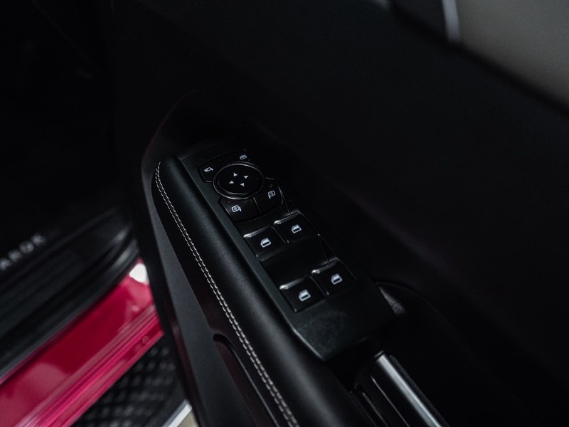 Volkswagen Amarok - Chery Waterfall - Image 26