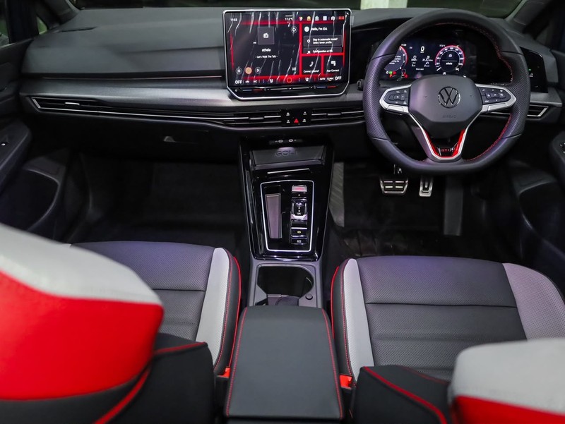 Volkswagen Golf - Hatfield VW Bryanston - Image 17