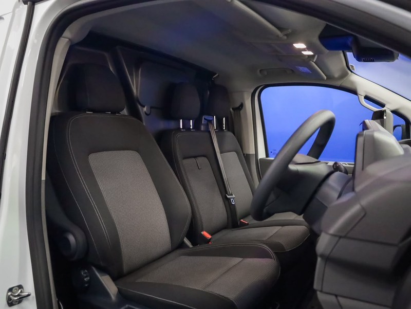 Volkswagen Transporter - Hatfield VW Bryanston - Image 11