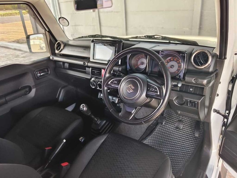 Suzuki Jimny - King Cars Bellville/Vredekloof - Image 9