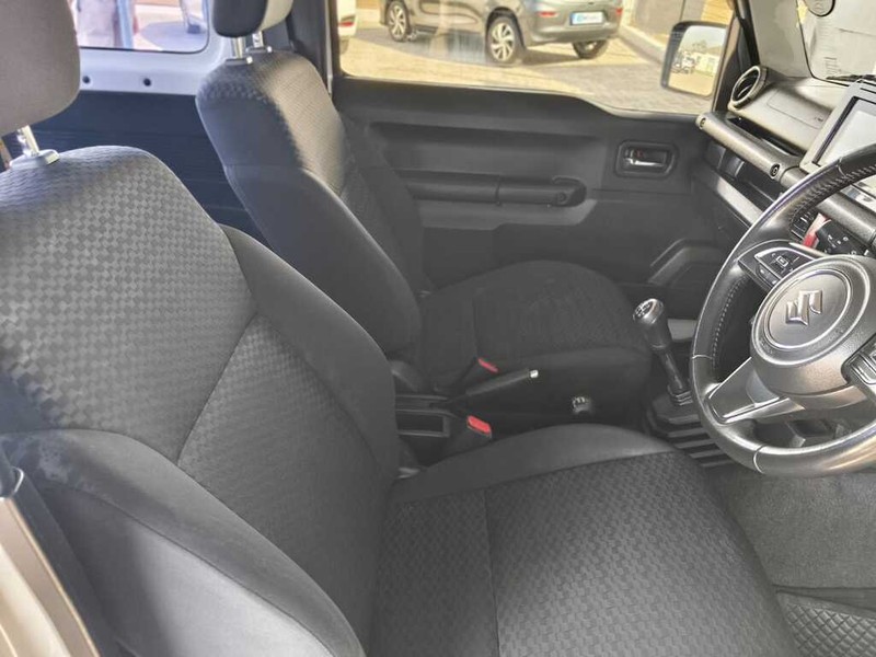 Suzuki Jimny - King Cars Bellville/Vredekloof - Image 10