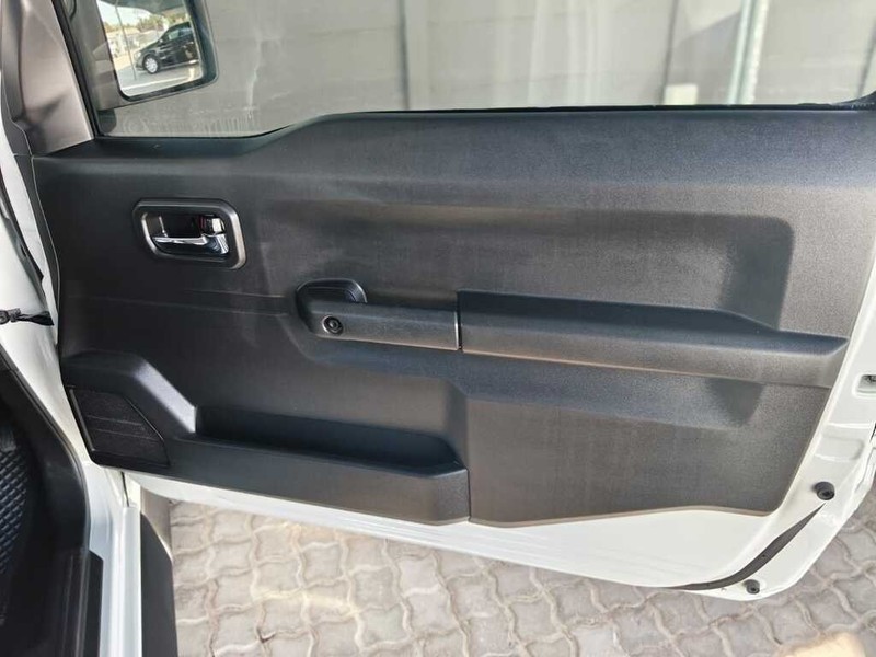 Suzuki Jimny - King Cars Bellville/Vredekloof - Image 12