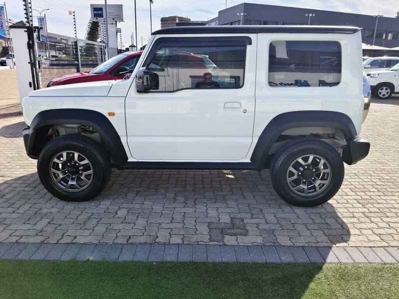 Suzuki Jimny - King Cars Bellville/Vredekloof - Image 4