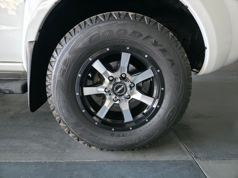 Nissan NP300 Hardbody - Auto Investments Rustenburg - Image 9