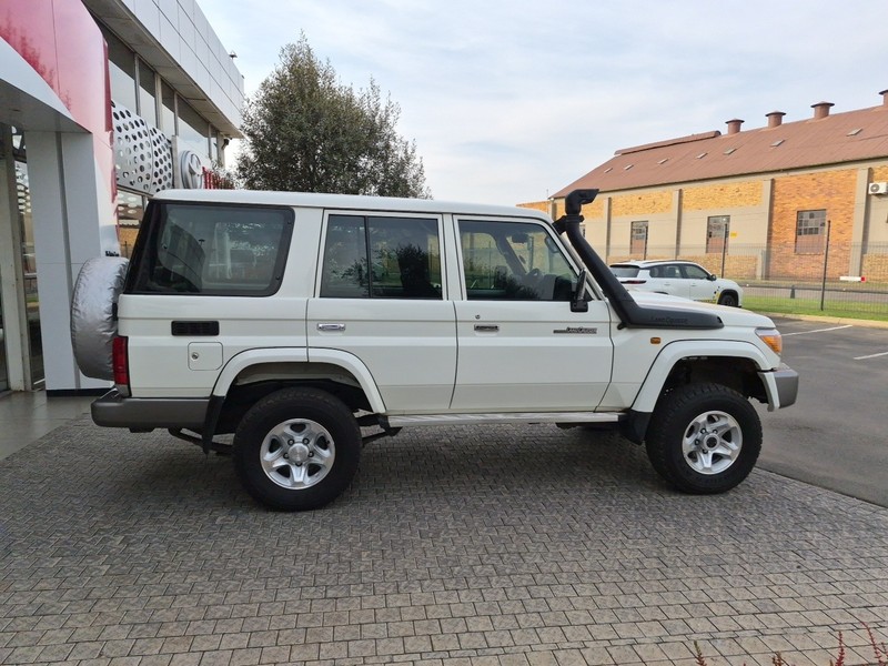 Toyota Land Cruiser - Nic Bottari Toyota - Image 3