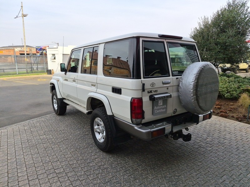 Toyota Land Cruiser - Nic Bottari Toyota - Image 15