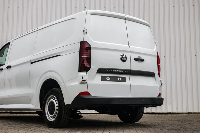 Volkswagen Transporter - Hatfield VW Commercial - Image 17