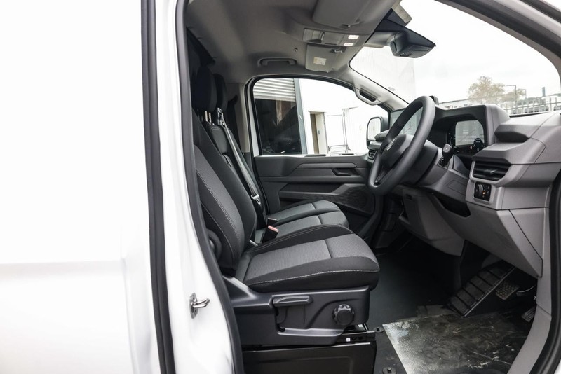 Volkswagen Transporter - Hatfield VW Commercial - Image 9