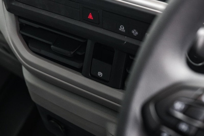 Volkswagen Transporter - Hatfield VW Commercial - Image 11
