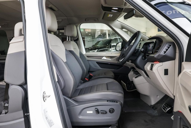 Volkswagen Caravelle - Hatfield VW Commercial - Image 12