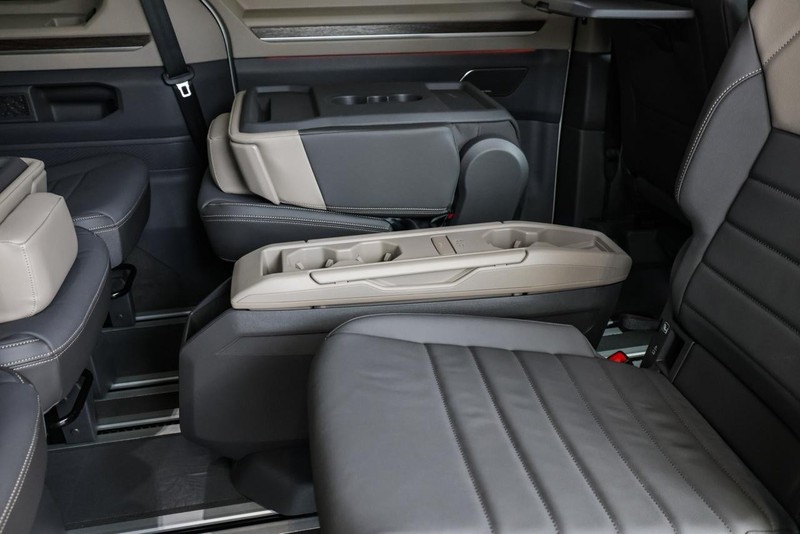 Volkswagen Caravelle - Hatfield VW Commercial - Image 14