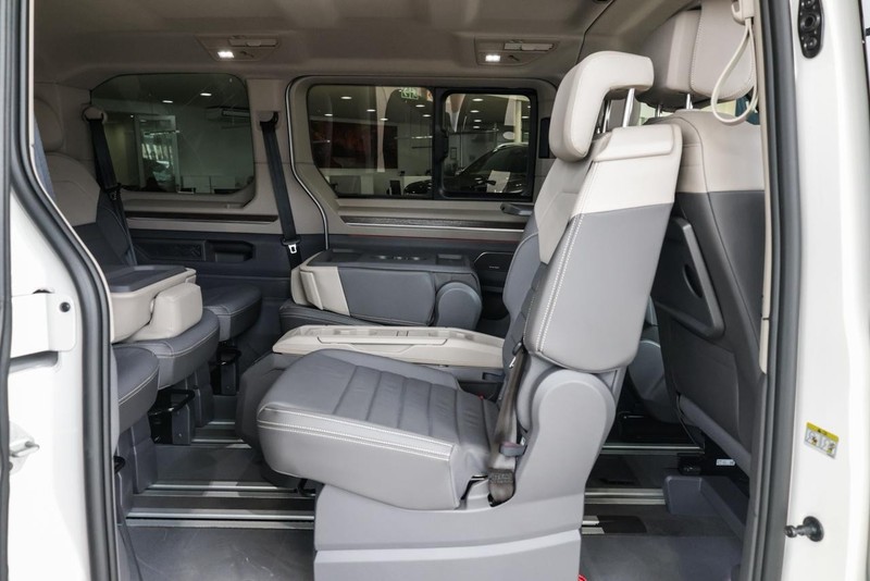 Volkswagen Caravelle - Hatfield VW Commercial - Image 16