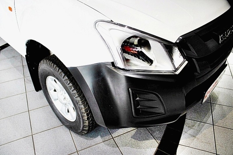 Isuzu D-Max - LisaCars - Image 10