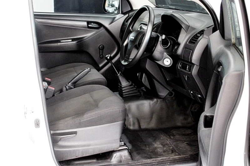 Isuzu D-Max - LisaCars - Image 14