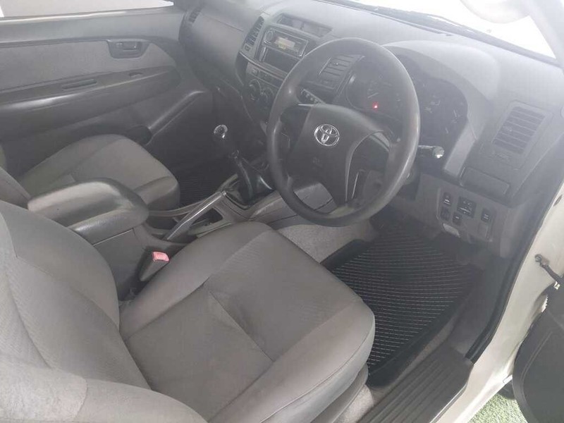 Toyota Hilux - Stiaan Autos (Pty) Ltd - Image 7